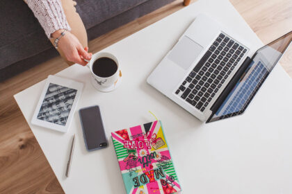 top view laptop coffee table 1 NtvOdia
